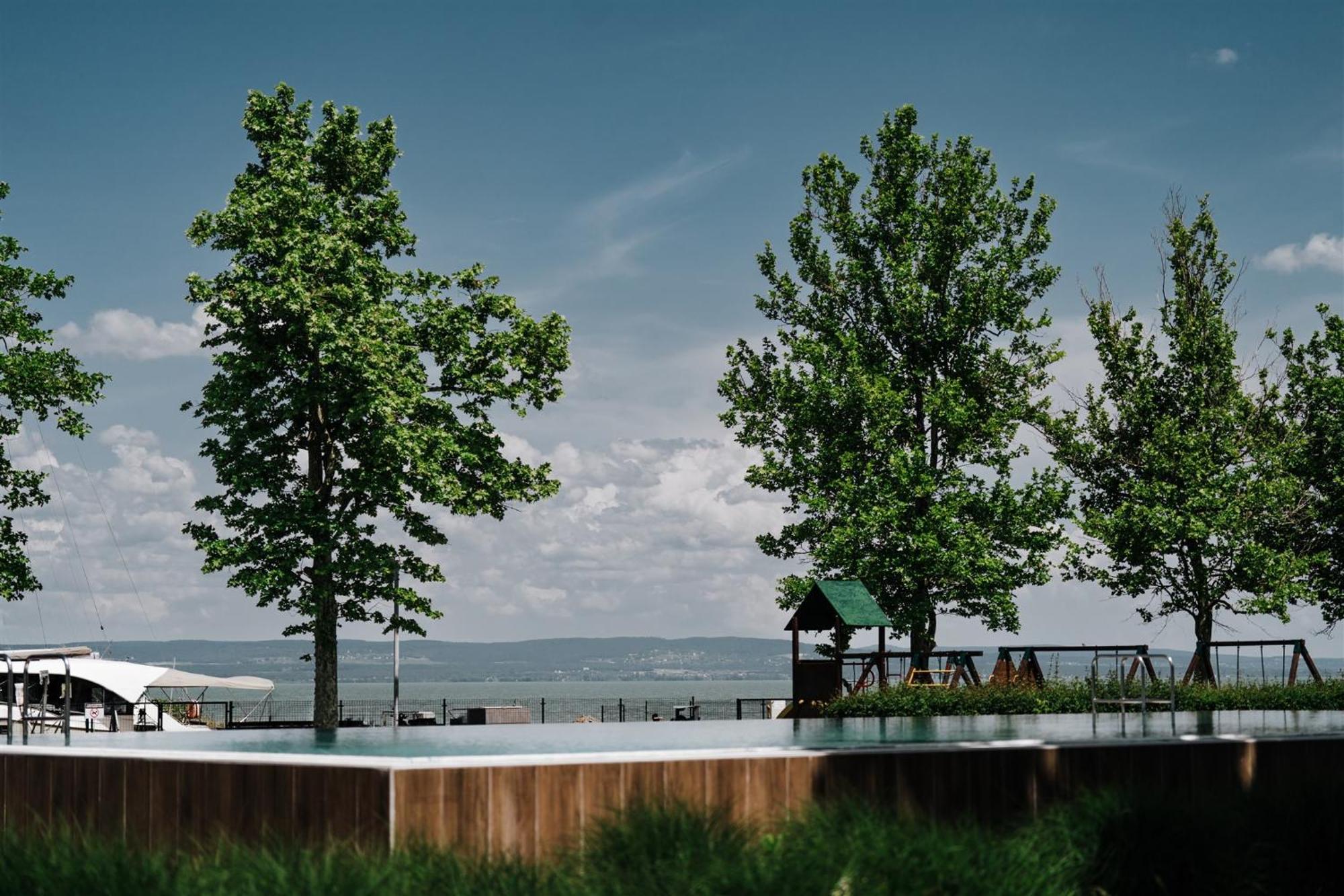 Butique Apartman Grand Balatonlelle Extérieur photo