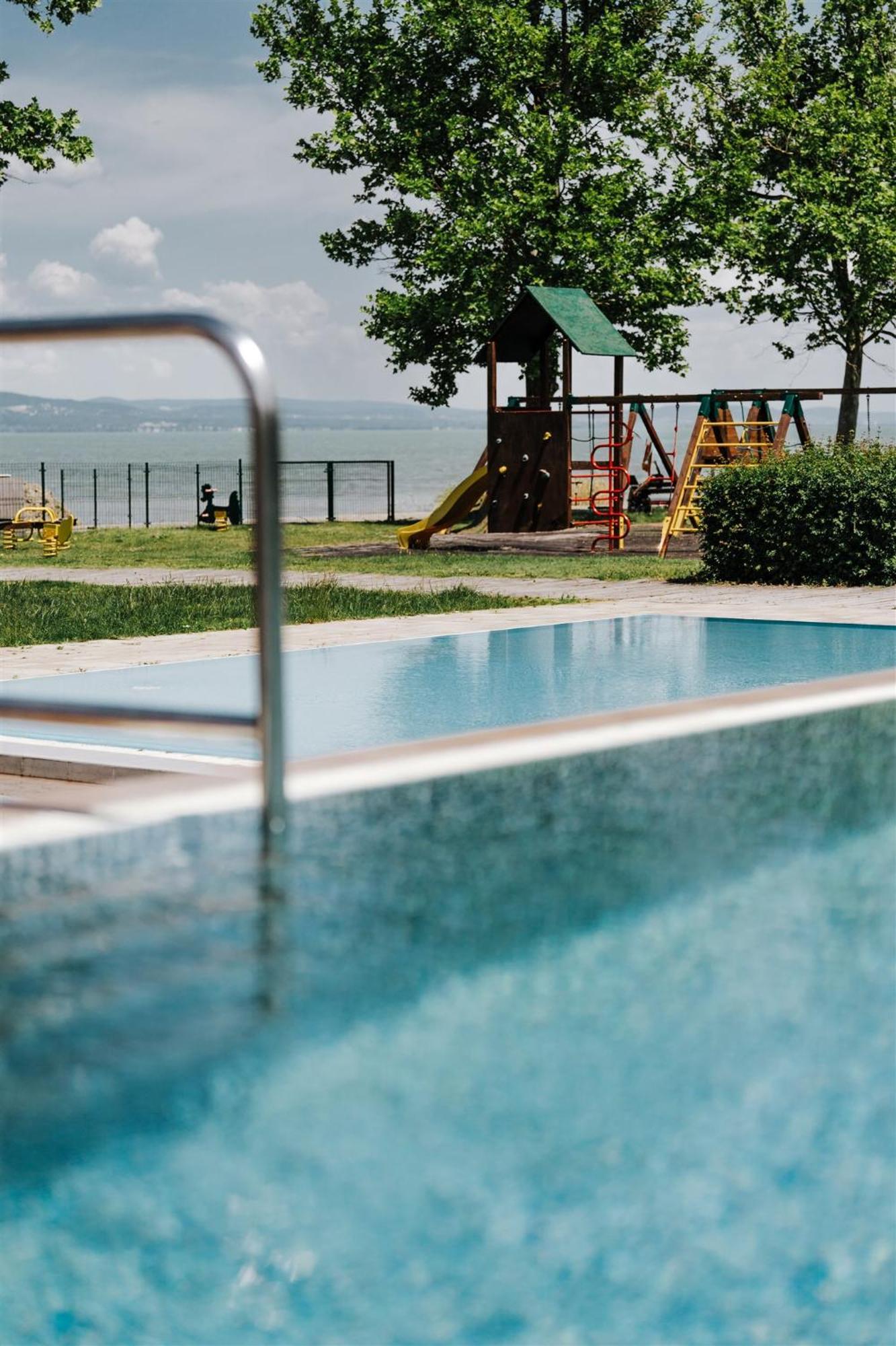 Butique Apartman Grand Balatonlelle Extérieur photo