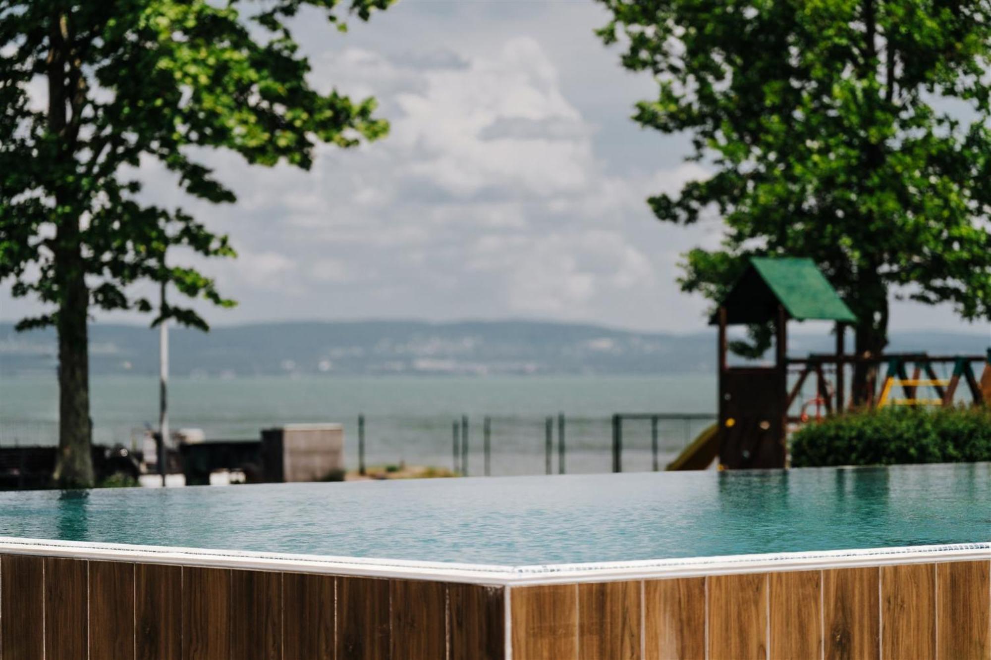 Butique Apartman Grand Balatonlelle Extérieur photo