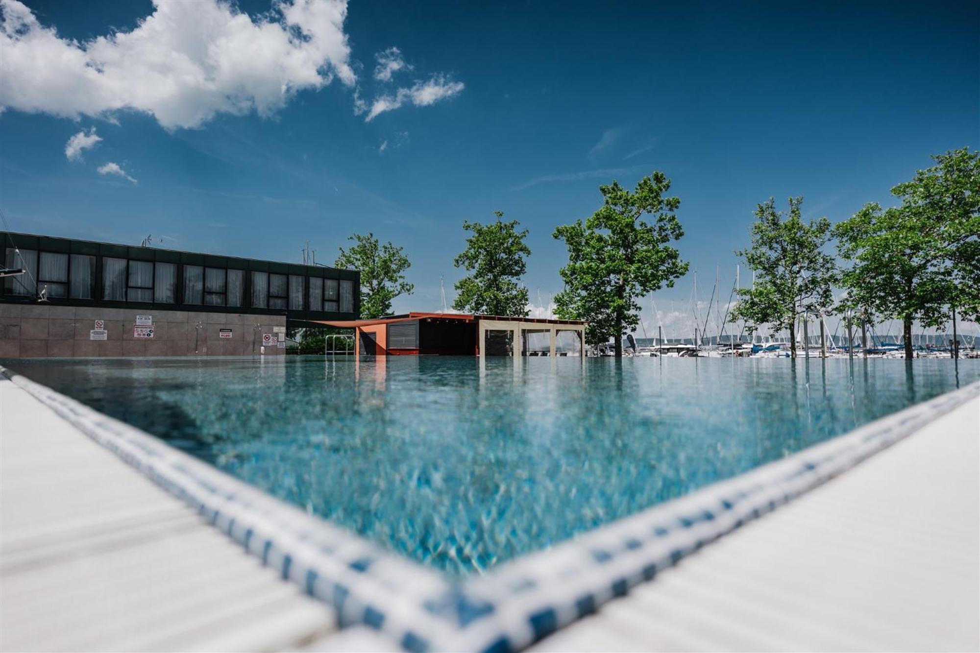 Butique Apartman Grand Balatonlelle Extérieur photo